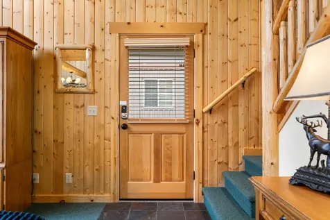 8588 Red Wing Lane Redmond OR 97756