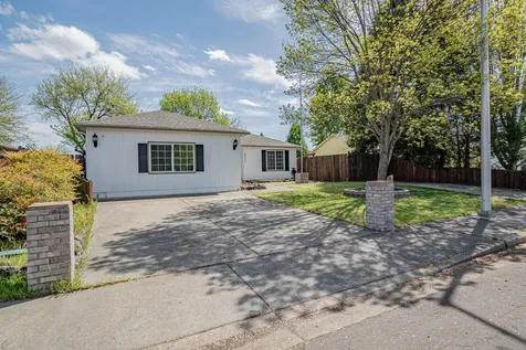8022 Brie Terrace White City OR 97503