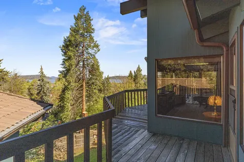 1240 Vista Way Klamath Falls OR 97601