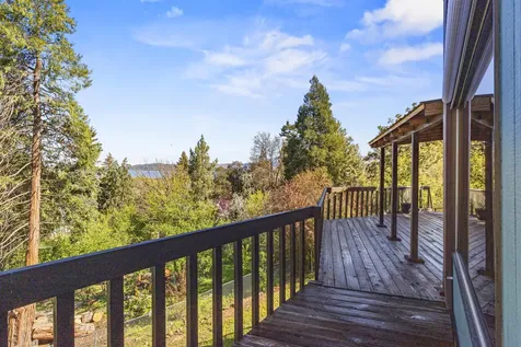 1240 Vista Way Klamath Falls OR 97601