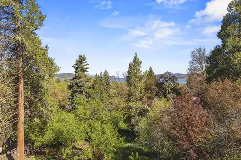 1240 Vista Way Klamath Falls OR 97601