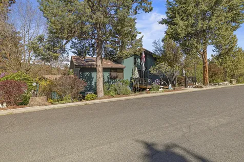 1240 Vista Way Klamath Falls OR 97601