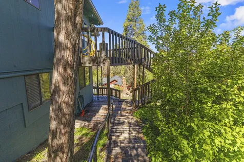 1240 Vista Way Klamath Falls OR 97601