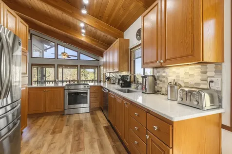 1240 Vista Way Klamath Falls OR 97601
