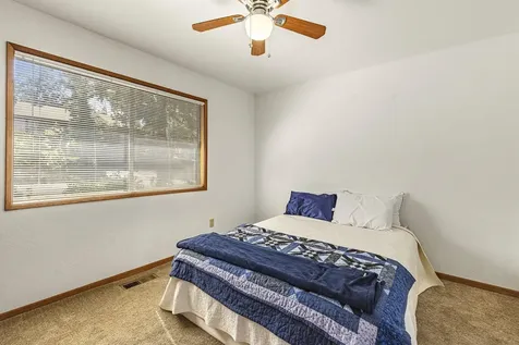 1240 Vista Way Klamath Falls OR 97601