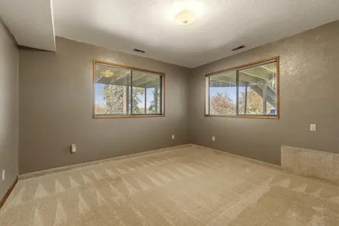 1240 Vista Way Klamath Falls OR 97601