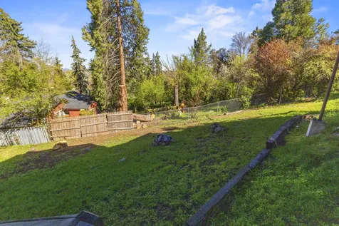 1240 Vista Way Klamath Falls OR 97601