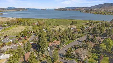1240 Vista Way Klamath Falls OR 97601