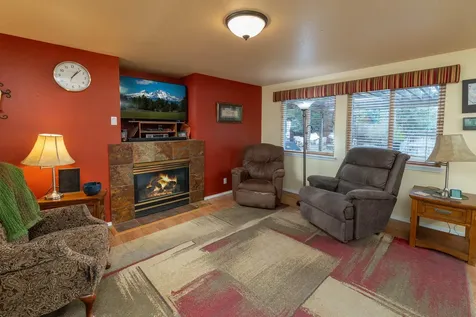 3128 NE Cromwell Court Bend OR 97701