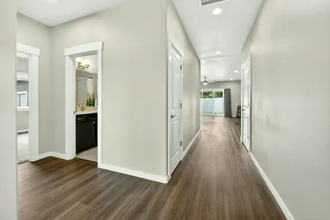1723 Luxor Lane Medford OR 97504