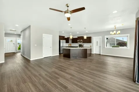 1723 Luxor Lane Medford OR 97504