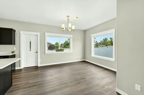 1723 Luxor Lane Medford OR 97504