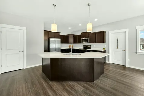 1723 Luxor Lane Medford OR 97504
