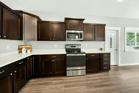 1723 Luxor Lane Medford OR 97504