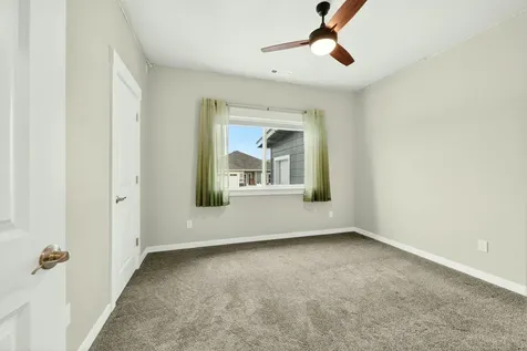 1723 Luxor Lane Medford OR 97504