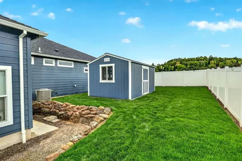 1723 Luxor Lane Medford OR 97504