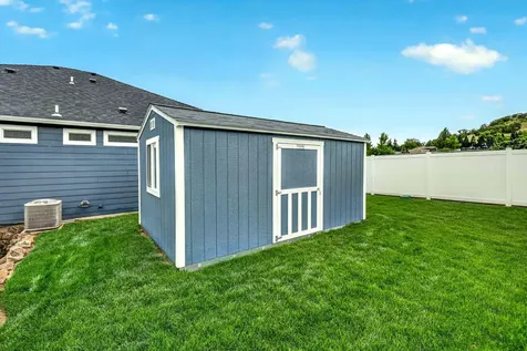 1723 Luxor Lane Medford OR 97504