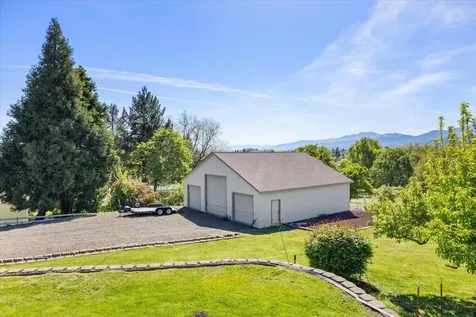2340 Hillside Drive Central Point OR 97502
