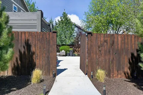 20582 Goldenrod Lane Bend OR 97702