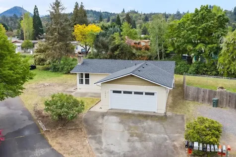 1840 Conestoga Drive Grants Pass OR 97527