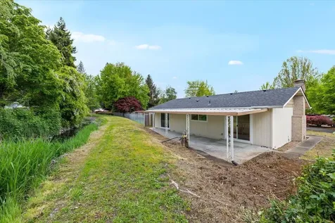 1840 Conestoga Drive Grants Pass OR 97527
