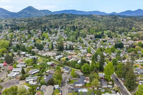 1840 Conestoga Drive Grants Pass OR 97527