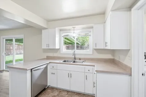 689 S Modoc Avenue Medford OR 97504
