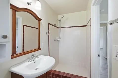 689 S Modoc Avenue Medford OR 97504