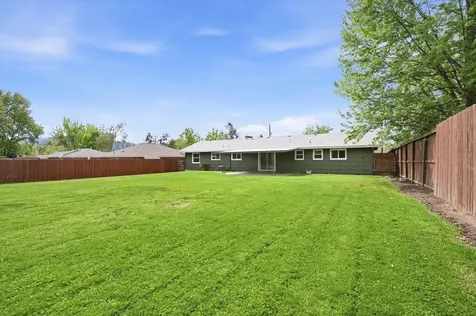 689 S Modoc Avenue Medford OR 97504