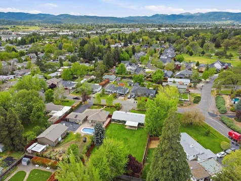 689 S Modoc Avenue Medford OR 97504