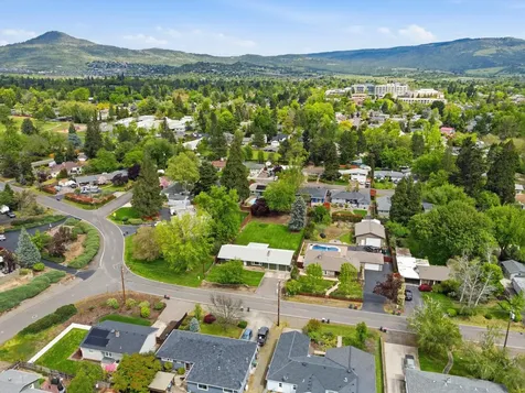 689 S Modoc Avenue Medford OR 97504