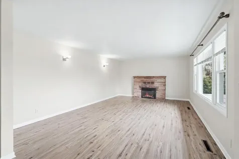 689 S Modoc Avenue Medford OR 97504
