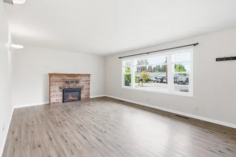 689 S Modoc Avenue Medford OR 97504