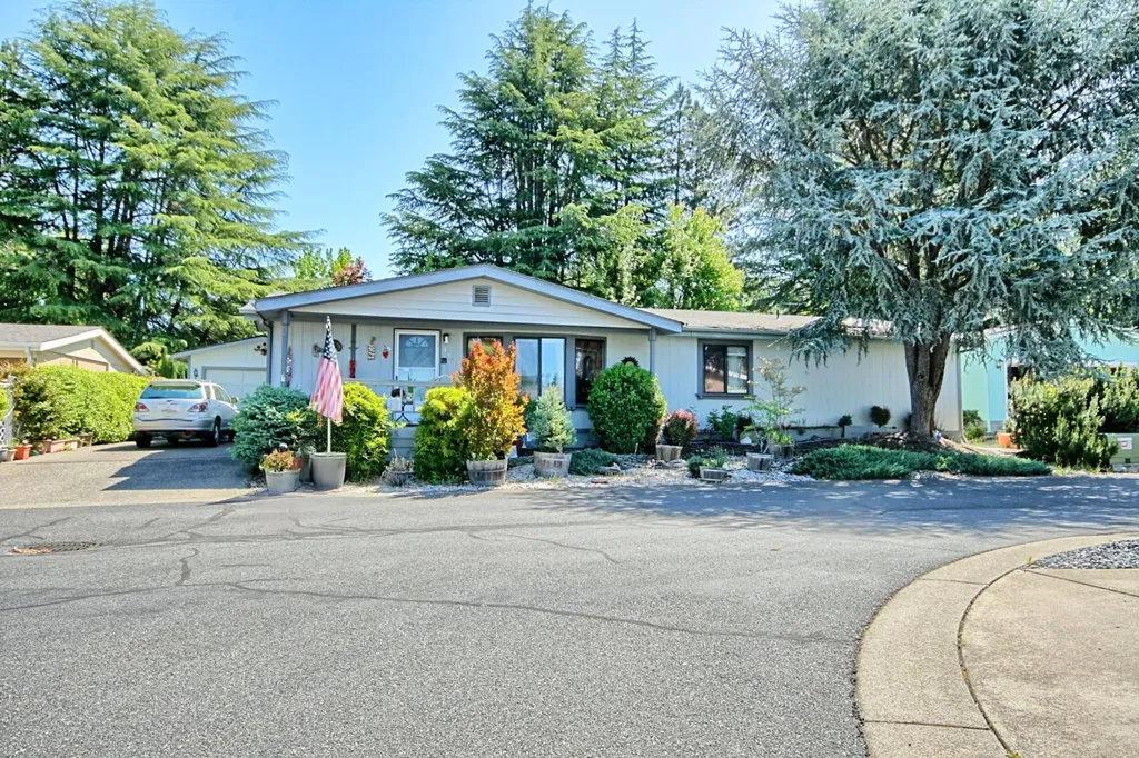 1848 Tamarac Lane Grants Pass OR 97527