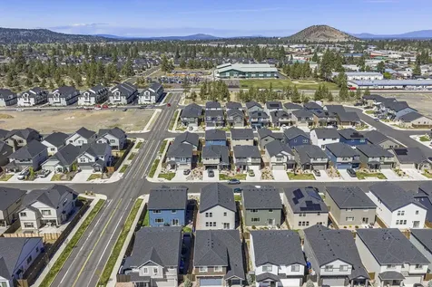 20625 SE Slate Avenue Bend OR 97702