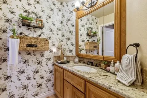 10704 Kestrel Road Klamath Falls OR 97601