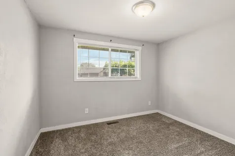 2423 Delta Waters Road Medford OR 97504