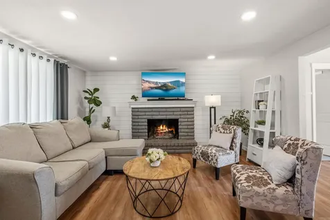 2423 Delta Waters Road Medford OR 97504