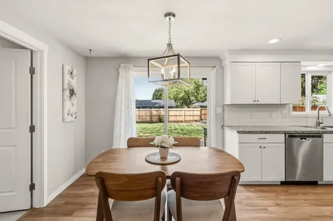 2423 Delta Waters Road Medford OR 97504