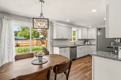 2423 Delta Waters Road Medford OR 97504