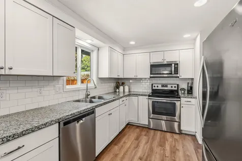 2423 Delta Waters Road Medford OR 97504