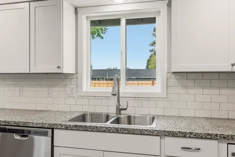 2423 Delta Waters Road Medford OR 97504