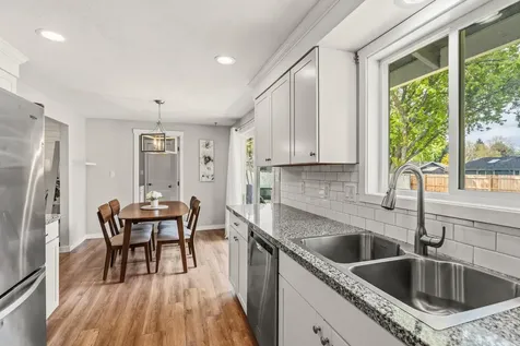 2423 Delta Waters Road Medford OR 97504