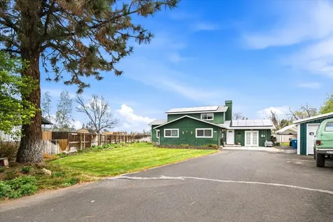 1551 SW Parkway Drive Redmond OR 97756