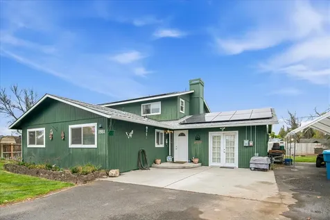 1551 SW Parkway Drive Redmond OR 97756