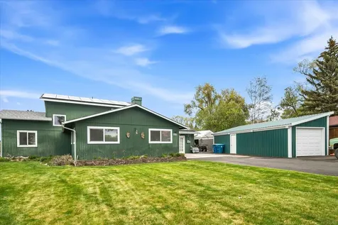 1551 SW Parkway Drive Redmond OR 97756