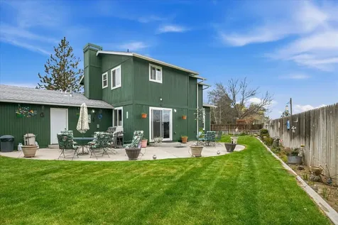 1551 SW Parkway Drive Redmond OR 97756