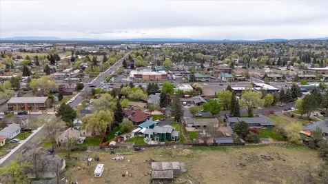 1551 SW Parkway Drive Redmond OR 97756