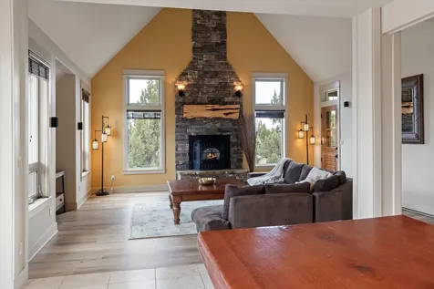 24442 Dodds Road Bend OR 97701