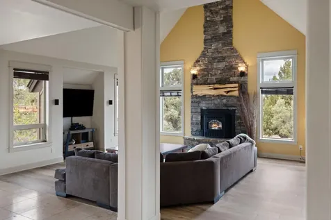 24442 Dodds Road Bend OR 97701